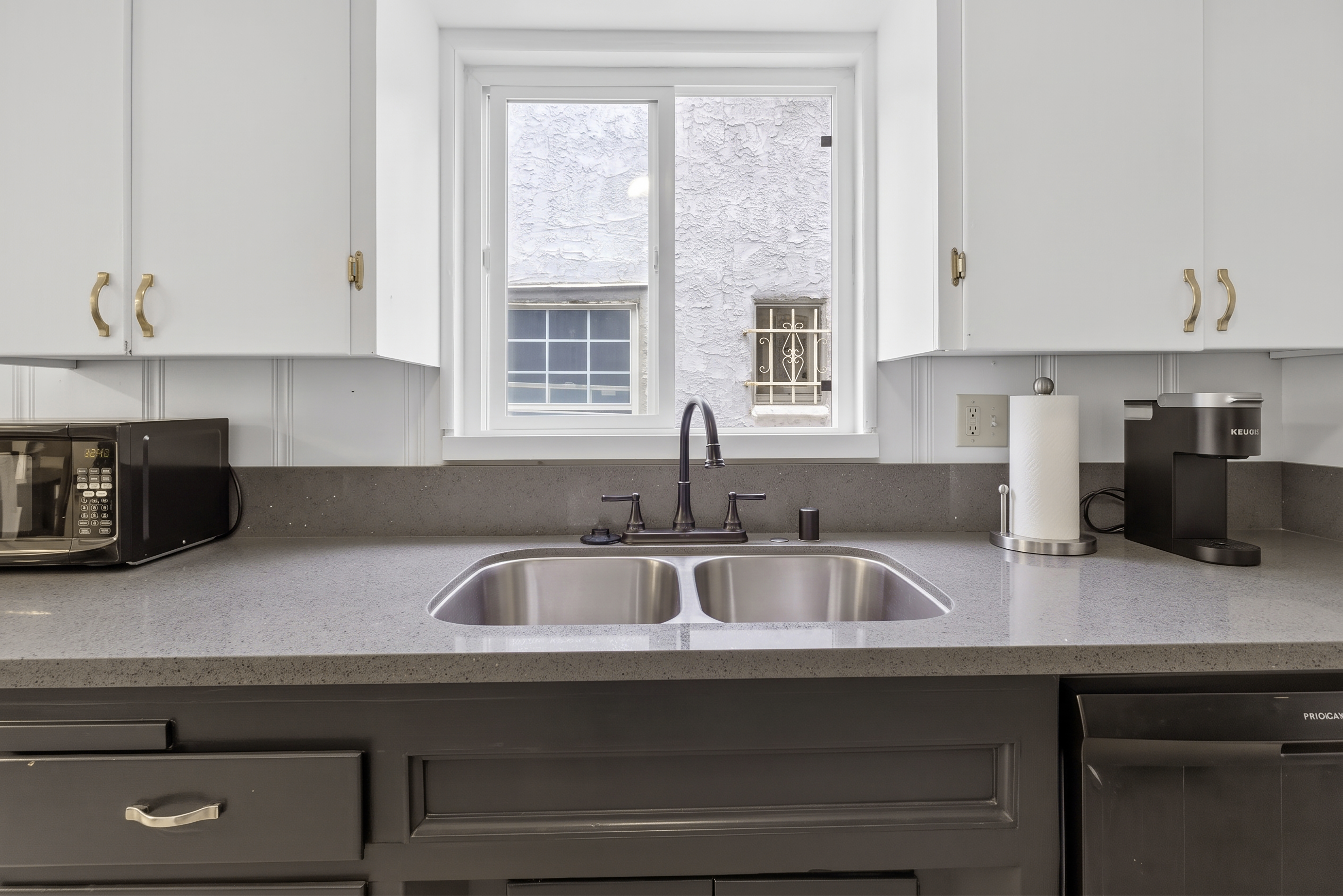 1530 W 81st St thumbnail 10