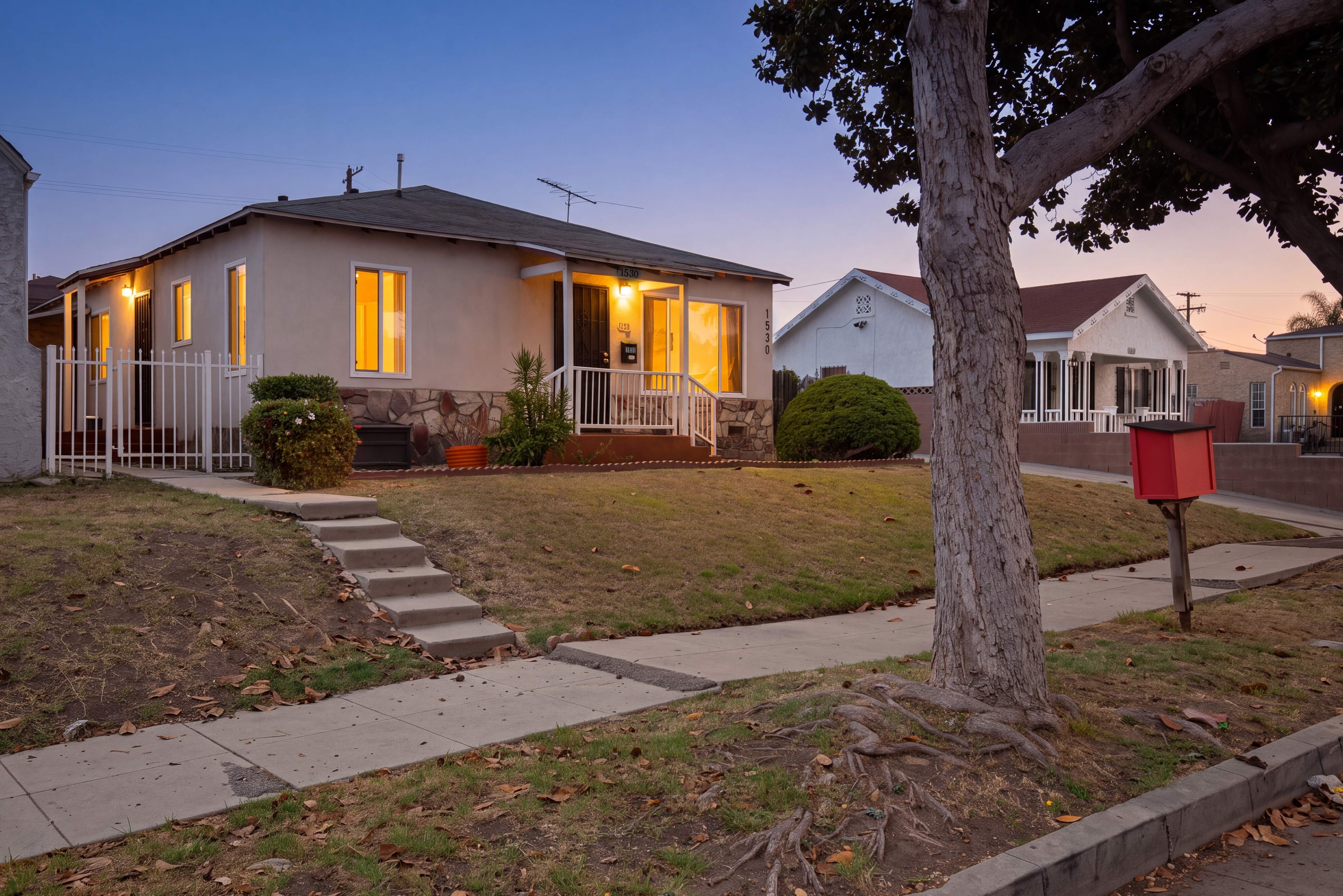 3-unit multifamily property at 1530 W 81st St, Los Angeles, CA
