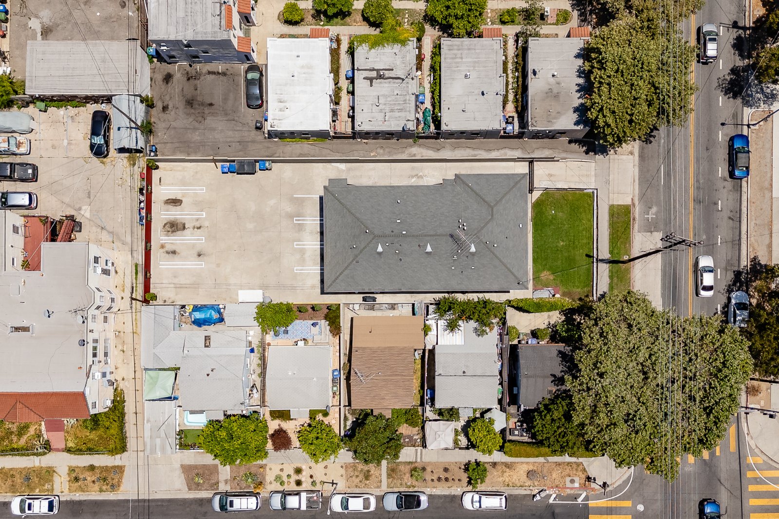 4071 Melrose Ave thumbnail 9