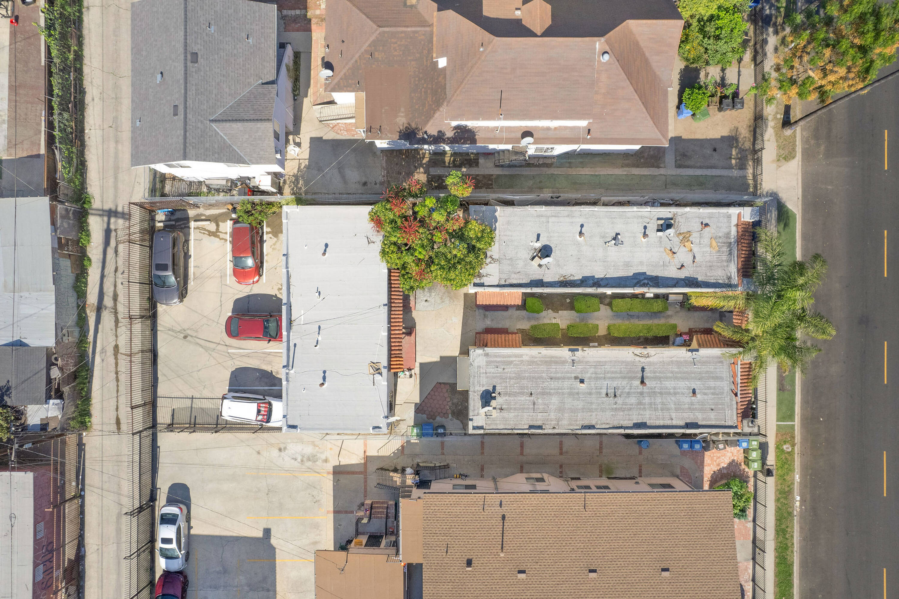4323 Woodlawn Ave thumbnail 8